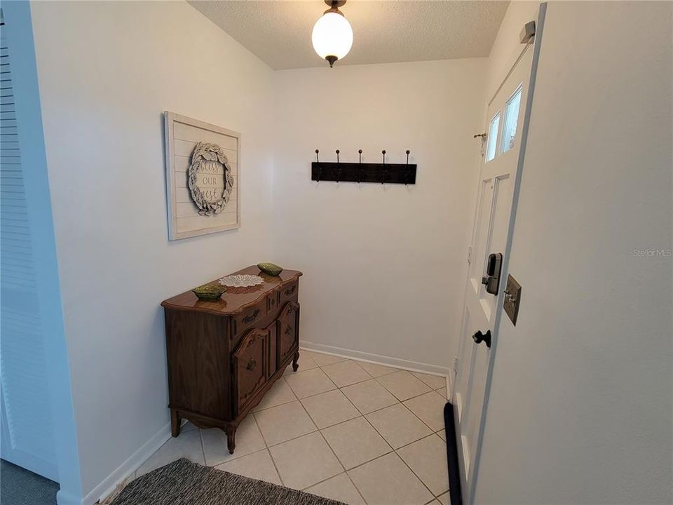 For Rent: $2,550 (3 beds, 2 baths, 1888 Square Feet)