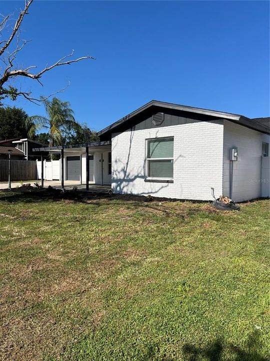 Active With Contract: $480,000 (4 beds, 2 baths, 1385 Square Feet)