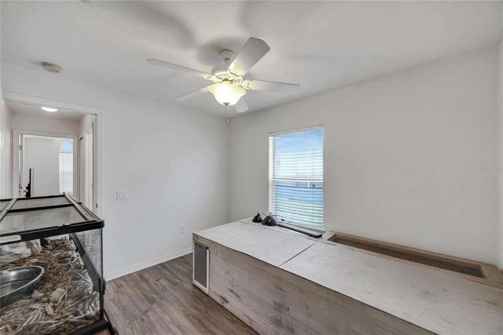 For Sale: $348,000 (3 beds, 2 baths, 1579 Square Feet)