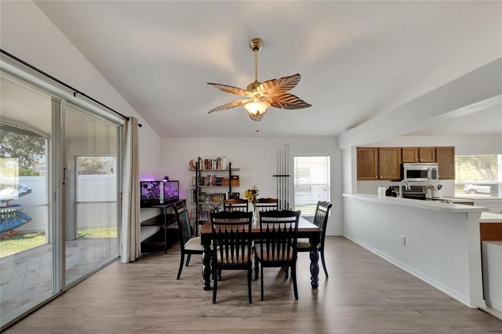 For Sale: $348,000 (3 beds, 2 baths, 1579 Square Feet)