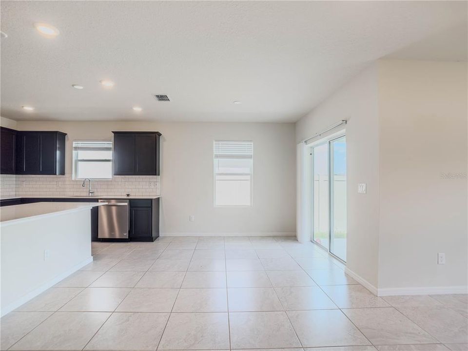 Active With Contract: $2,100 (4 beds, 2 baths, 1865 Square Feet)