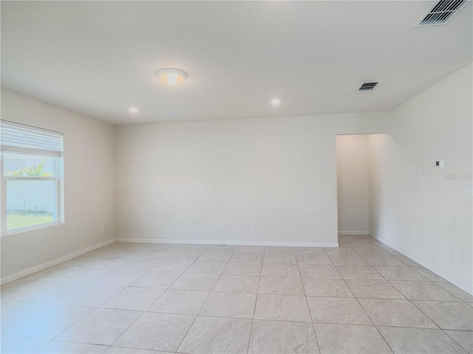 Active With Contract: $2,100 (4 beds, 2 baths, 1865 Square Feet)