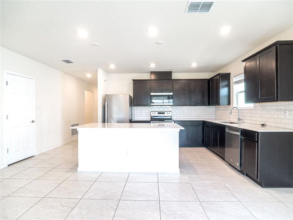 Active With Contract: $2,100 (4 beds, 2 baths, 1865 Square Feet)