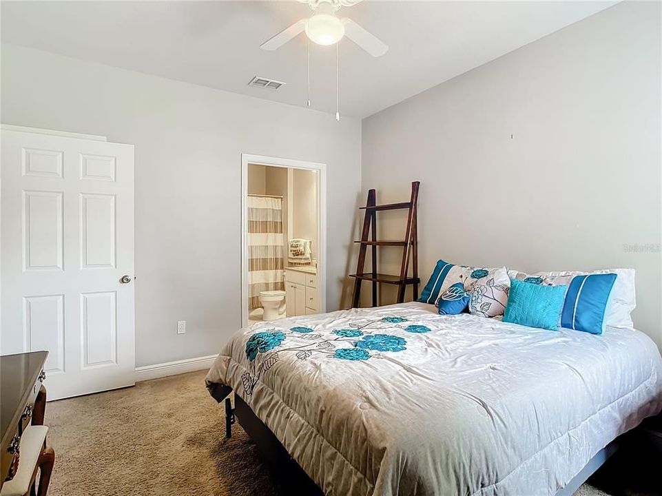 For Sale: $284,900 (2 beds, 2 baths, 1152 Square Feet)