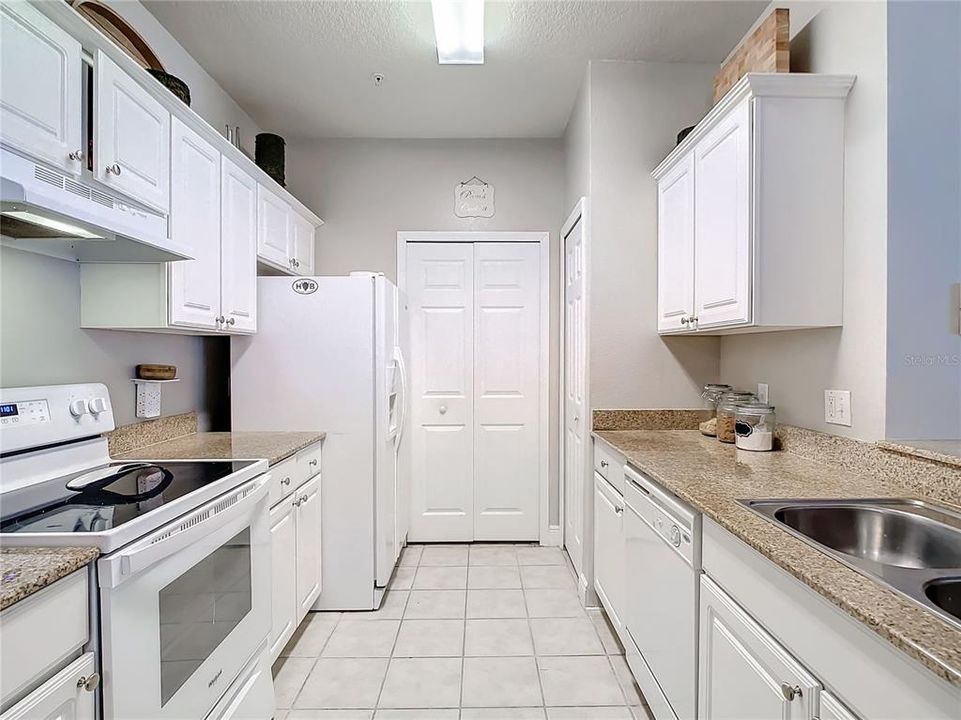 For Sale: $284,900 (2 beds, 2 baths, 1152 Square Feet)