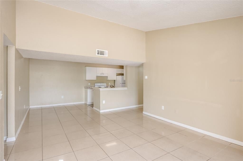 For Rent: $1,800 (3 beds, 3 baths, 1389 Square Feet)