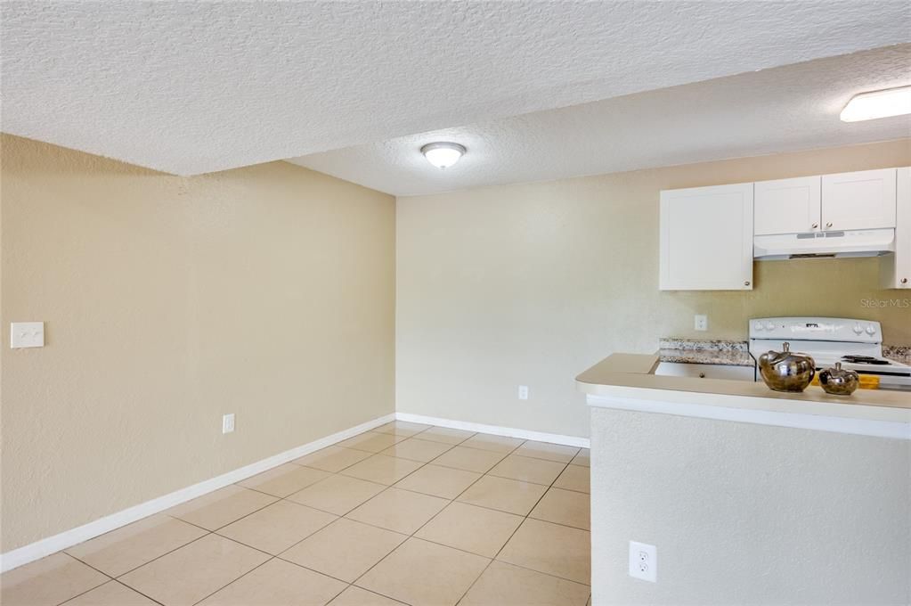 For Rent: $1,800 (3 beds, 3 baths, 1389 Square Feet)