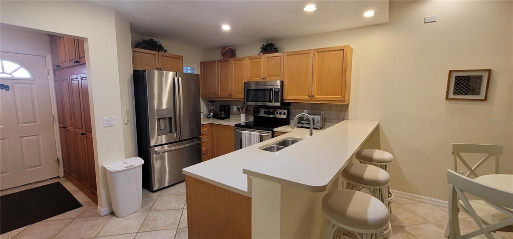 For Rent: $3,900 (2 beds, 2 baths, 1117 Square Feet)