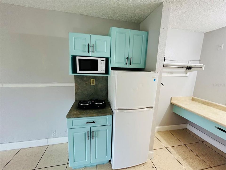 For Rent: $1,000 (1 beds, 1 baths, 276 Square Feet)