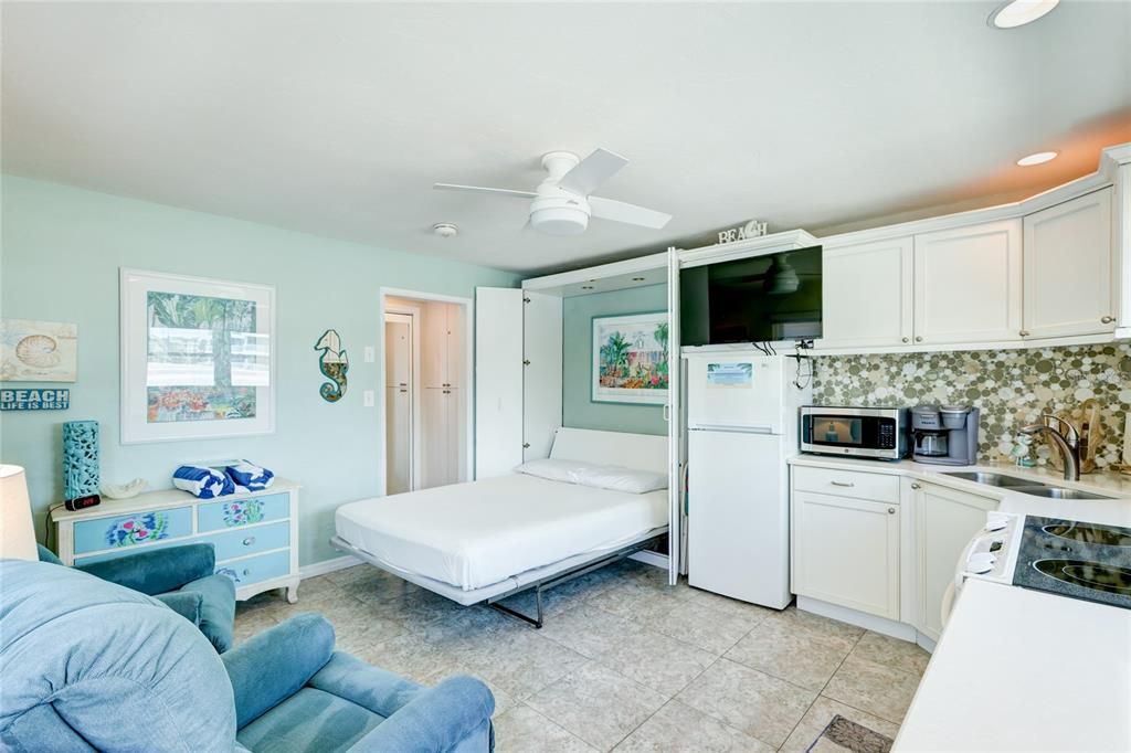 Active With Contract: $450,000 (0 beds, 1 baths, 280 Square Feet)