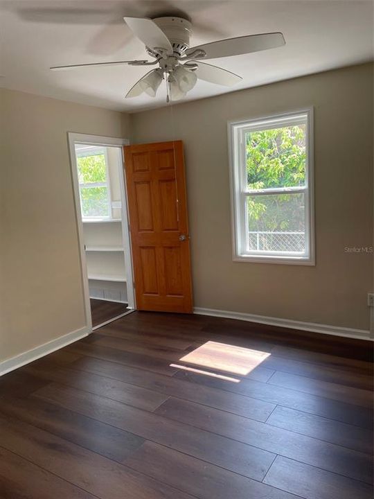 Recently Rented: $1,350 (2 beds, 1 baths, 780 Square Feet)