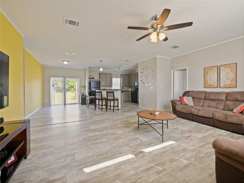 Active With Contract: $449,995 (4 beds, 2 baths, 1984 Square Feet)