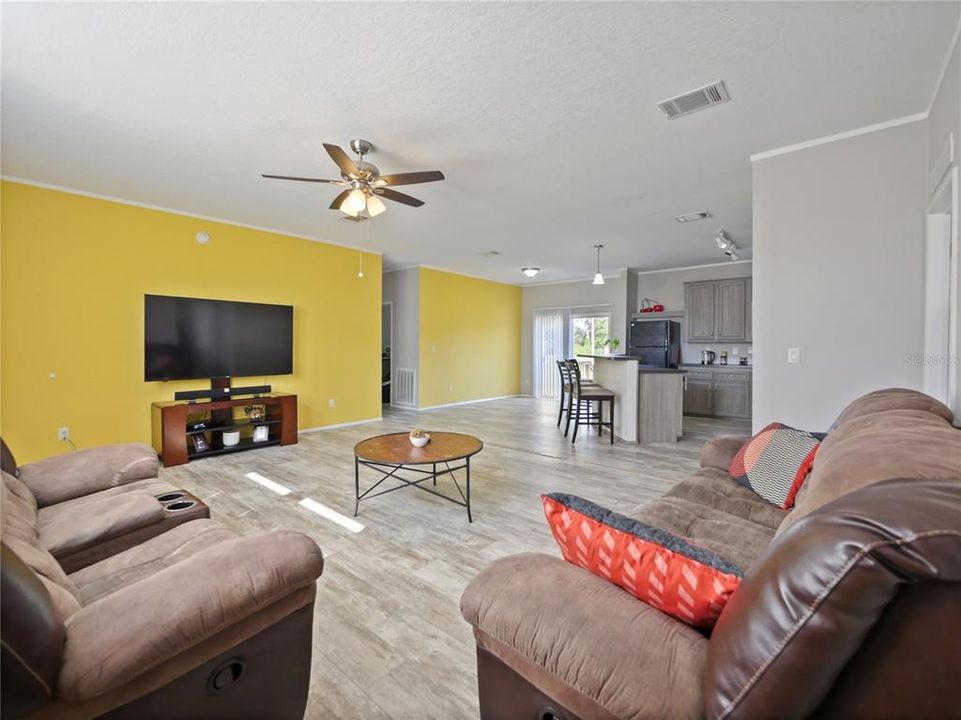 Active With Contract: $449,995 (4 beds, 2 baths, 1984 Square Feet)