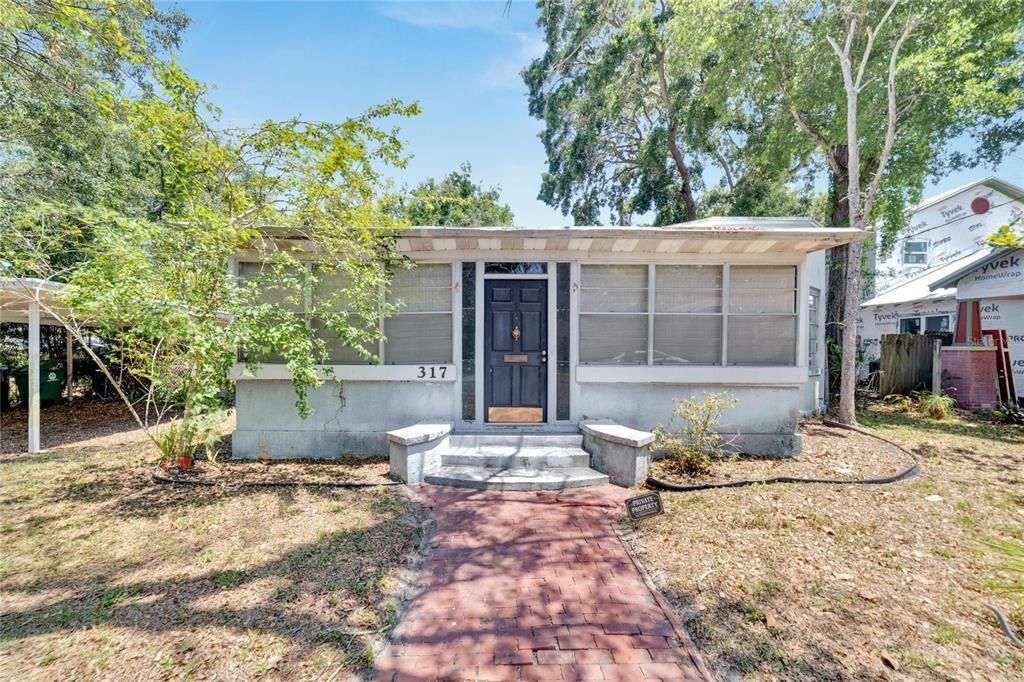 Active With Contract: $275,000 (3 beds, 1 baths, 1947 Square Feet)