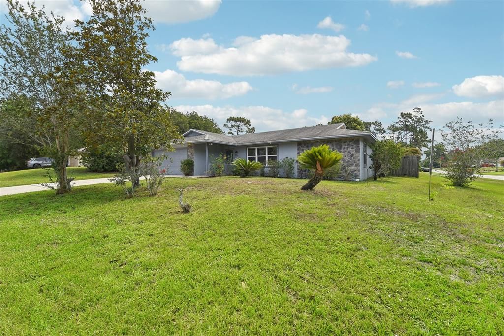 PRIDE OF OWNERSHIP is EVIDENT in this BEAUTIFULLY MAINTAINED and UPGRADED DELTONA POOL HOME with NO HOA!!