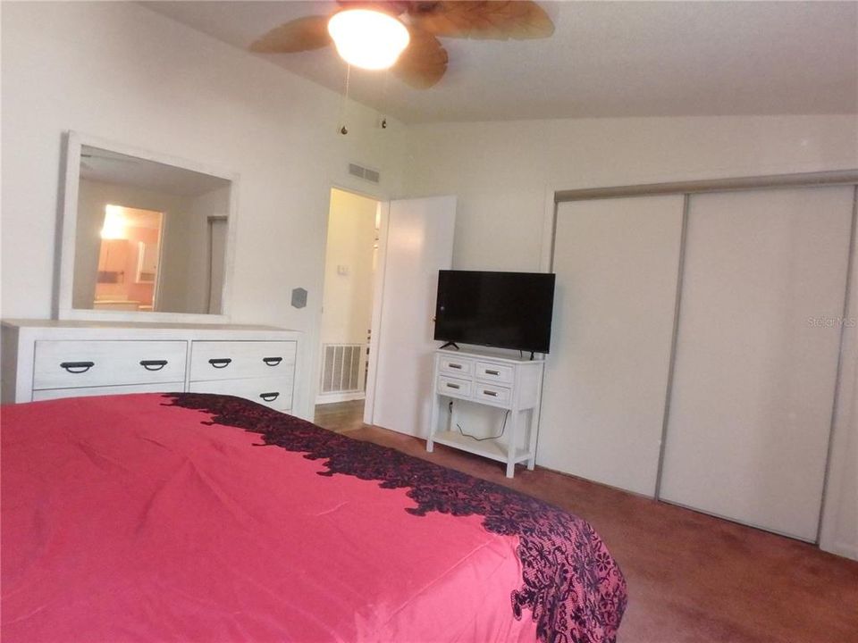 For Sale: $199,000 (2 beds, 2 baths, 1170 Square Feet)