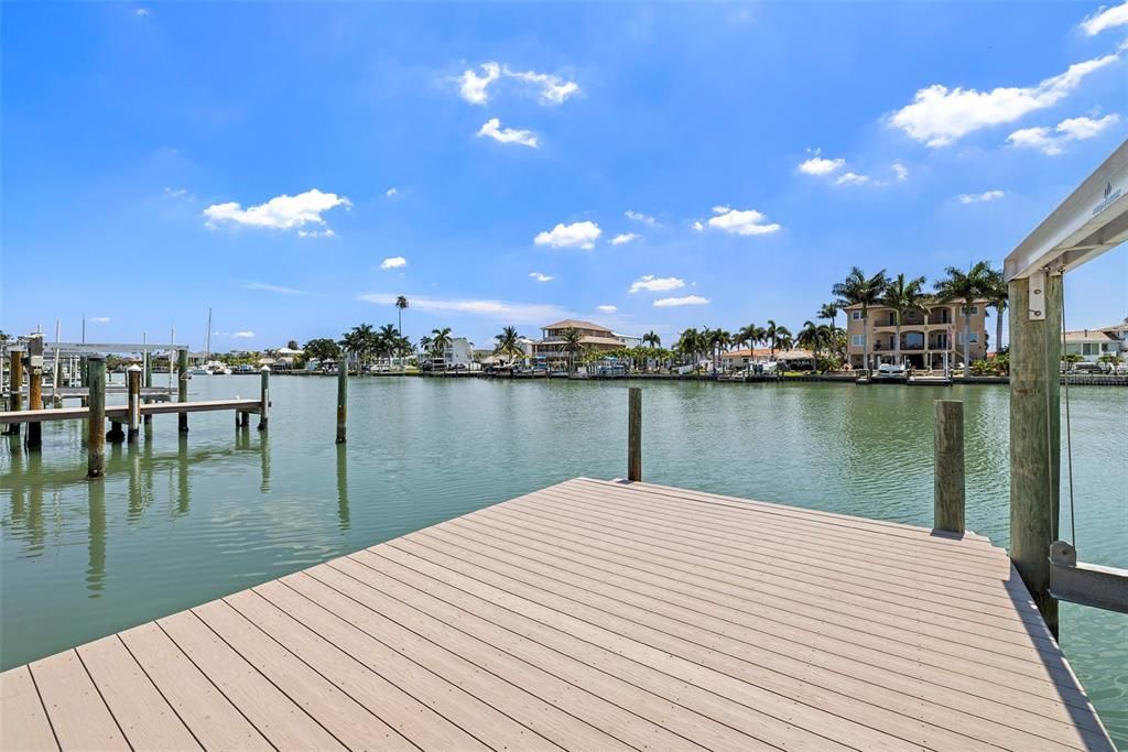 Active With Contract: $1,450,000 (3 beds, 2 baths, 2555 Square Feet)