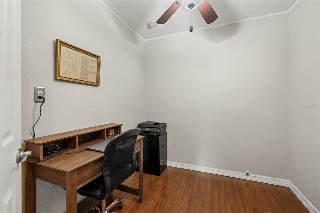 Bonus room - can use a zoom room, recording room or office on first floor.