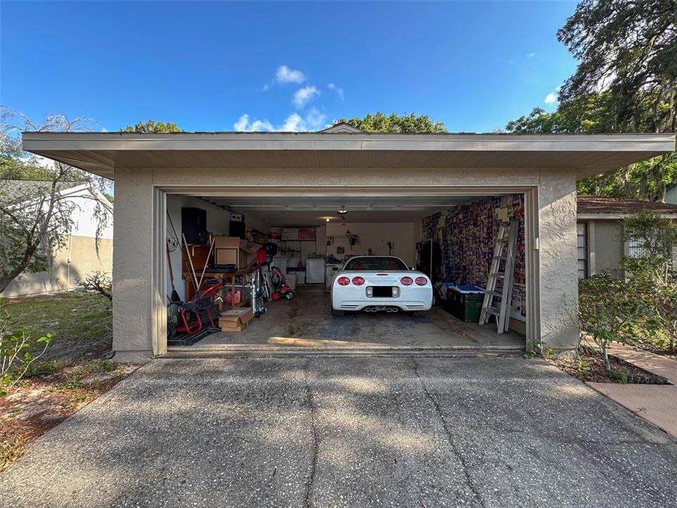 Active With Contract: $255,000 (3 beds, 2 baths, 1363 Square Feet)