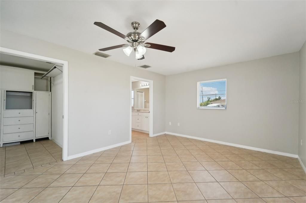 For Sale: $359,900 (3 beds, 2 baths, 1500 Square Feet)