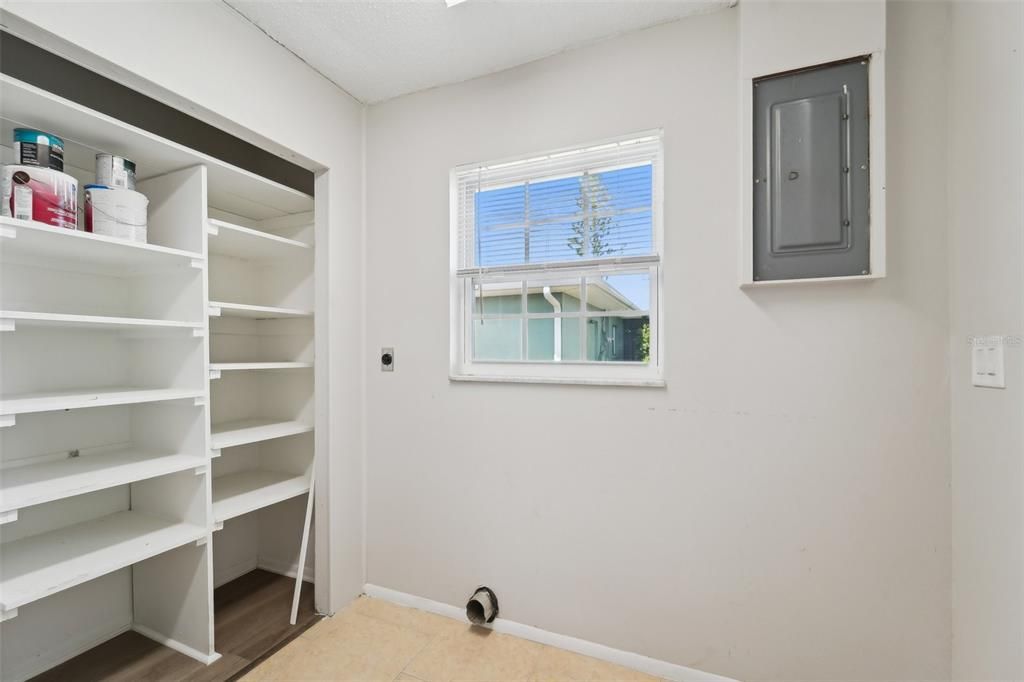 For Sale: $259,900 (3 beds, 2 baths, 1370 Square Feet)