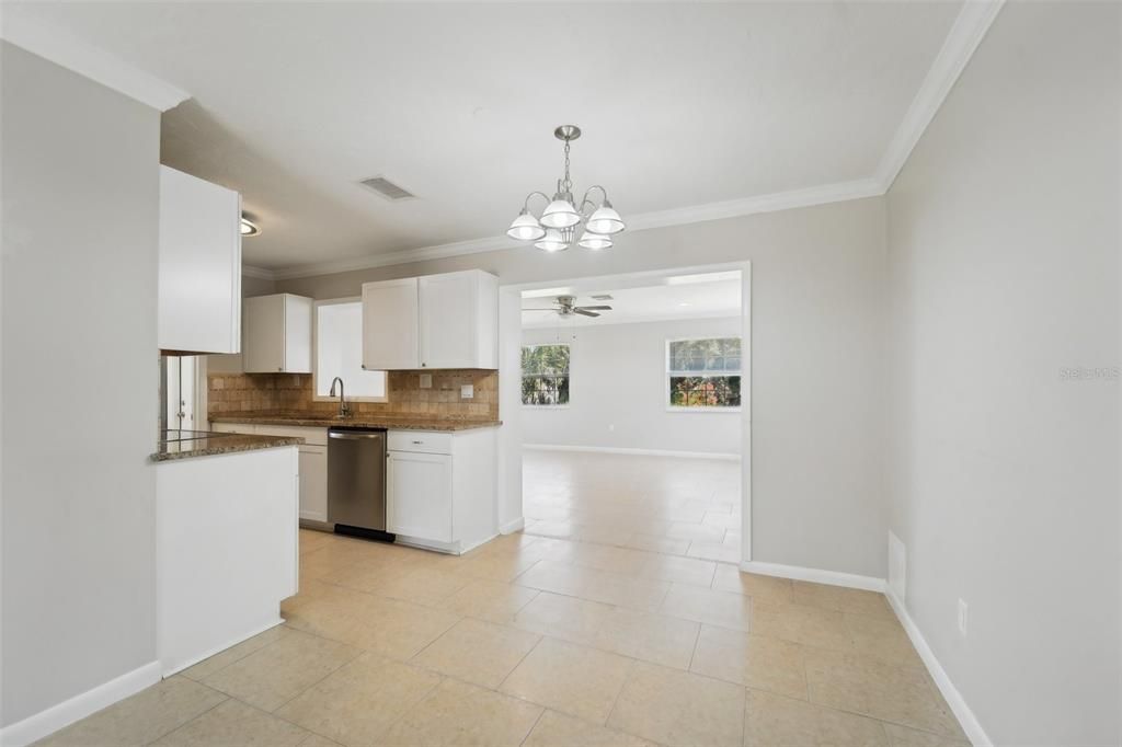 For Sale: $259,900 (3 beds, 2 baths, 1370 Square Feet)