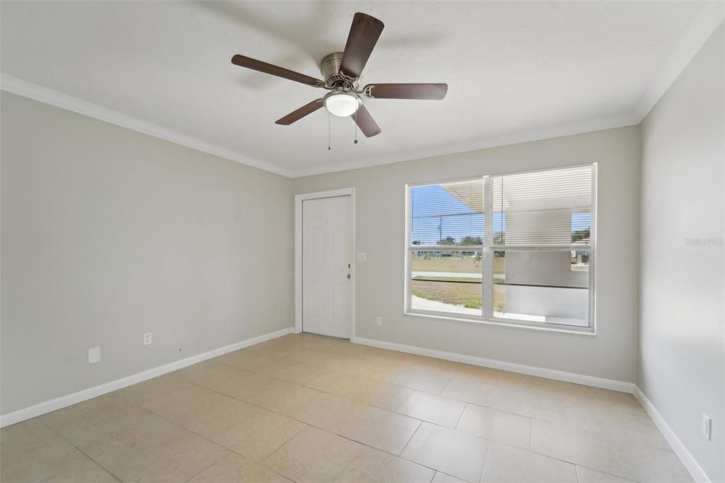 For Sale: $259,900 (3 beds, 2 baths, 1370 Square Feet)