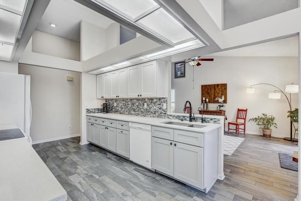 Active With Contract: $485,000 (4 beds, 2 baths, 2232 Square Feet)