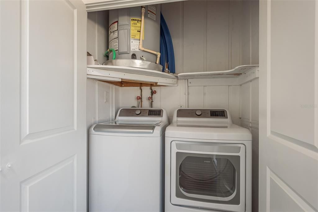 Active With Contract: $199,000 (2 beds, 2 baths, 990 Square Feet)