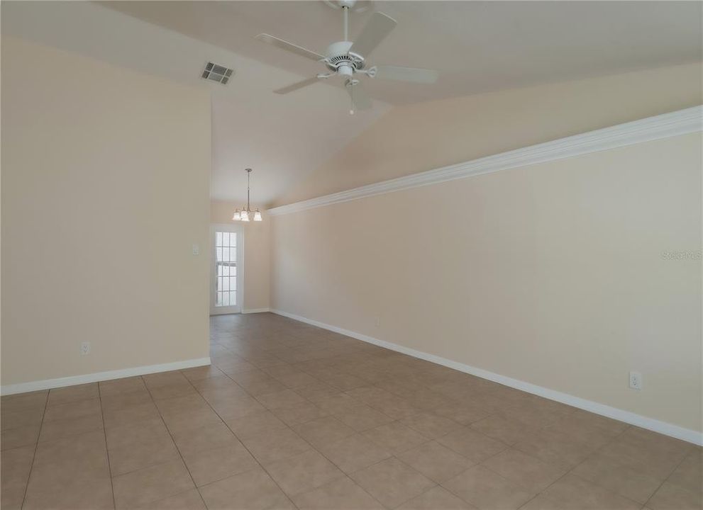 Recently Rented: $1,995 (2 beds, 1 baths, 1100 Square Feet)