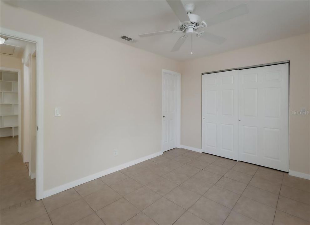 Active With Contract: $1,995 (2 beds, 1 baths, 1100 Square Feet)