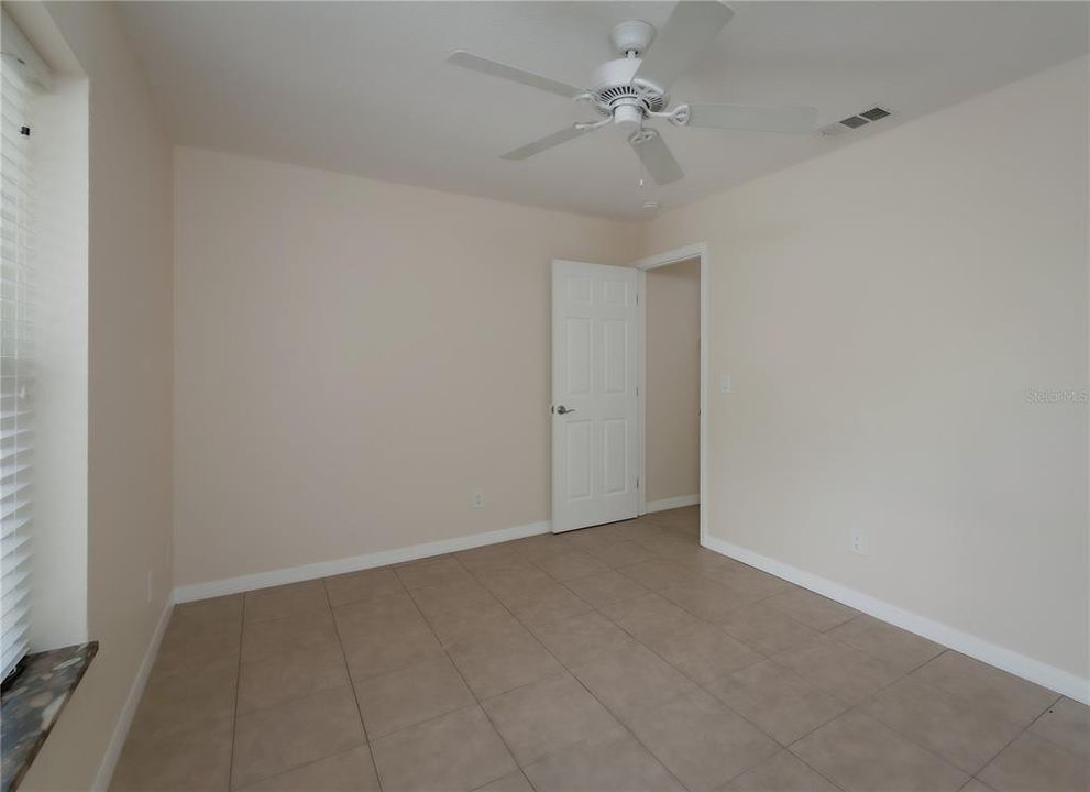 Active With Contract: $1,995 (2 beds, 1 baths, 1100 Square Feet)