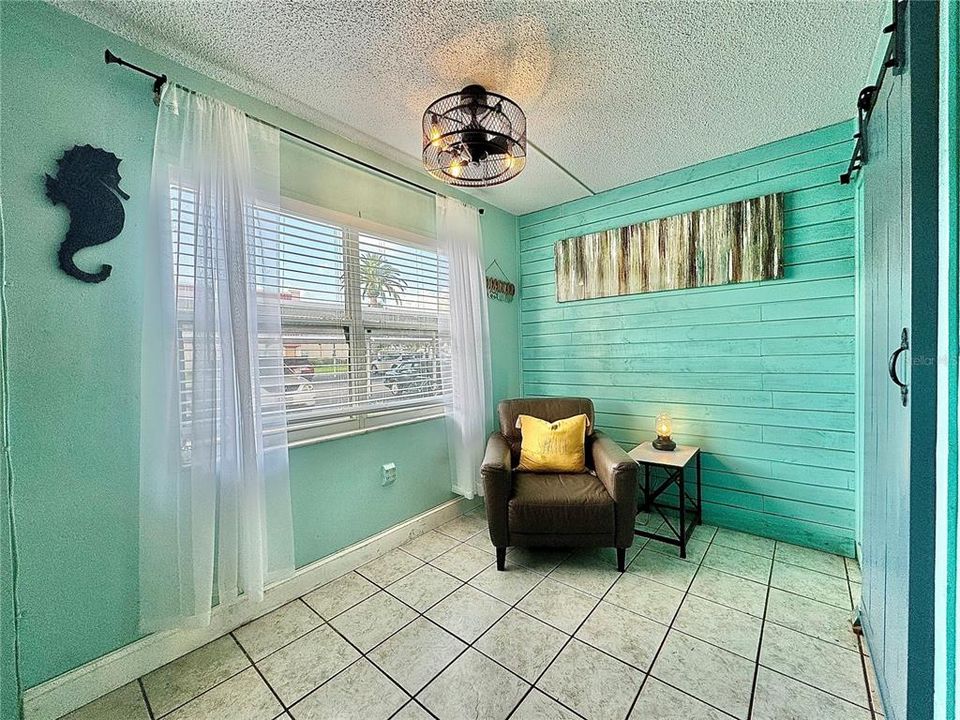 Active With Contract: $129,500 (1 beds, 1 baths, 790 Square Feet)