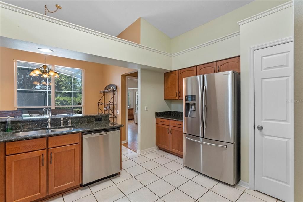 Active With Contract: $399,000 (3 beds, 3 baths, 2072 Square Feet)