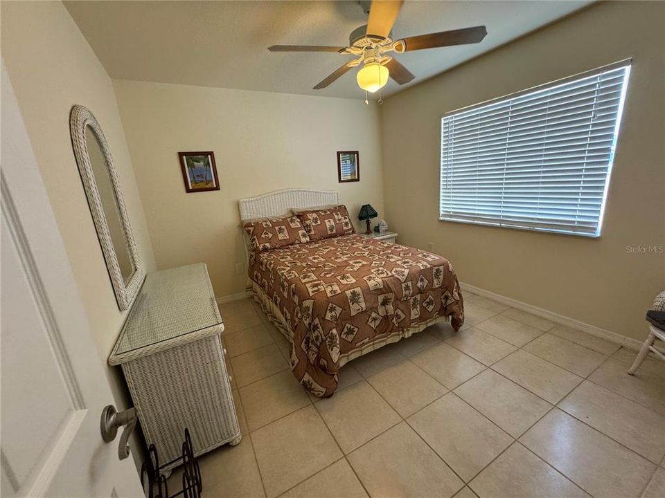 For Sale: $252,000 (2 beds, 1 baths, 912 Square Feet)