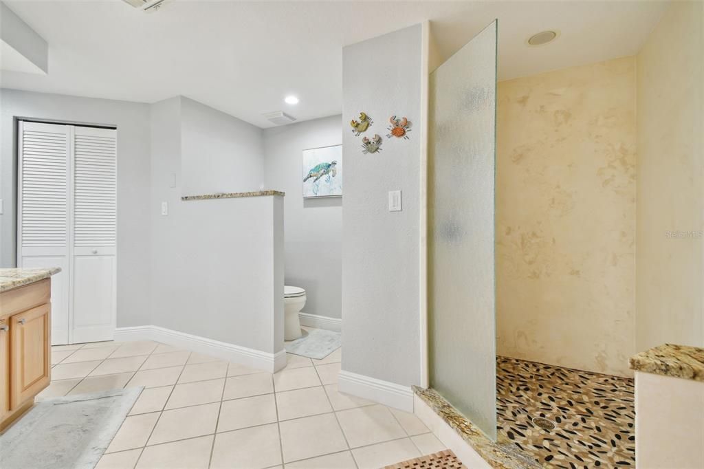 Active With Contract: $1,050,000 (3 beds, 2 baths, 1860 Square Feet)