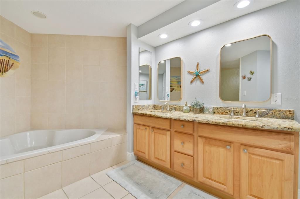 Active With Contract: $1,050,000 (3 beds, 2 baths, 1860 Square Feet)