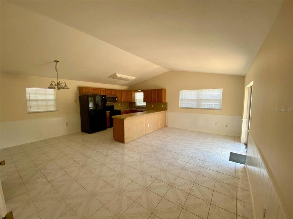 Active With Contract: $2,100 (4 beds, 2 baths, 1520 Square Feet)