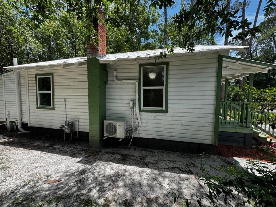 For Sale: $134,500 (2 beds, 1 baths, 482 Square Feet)