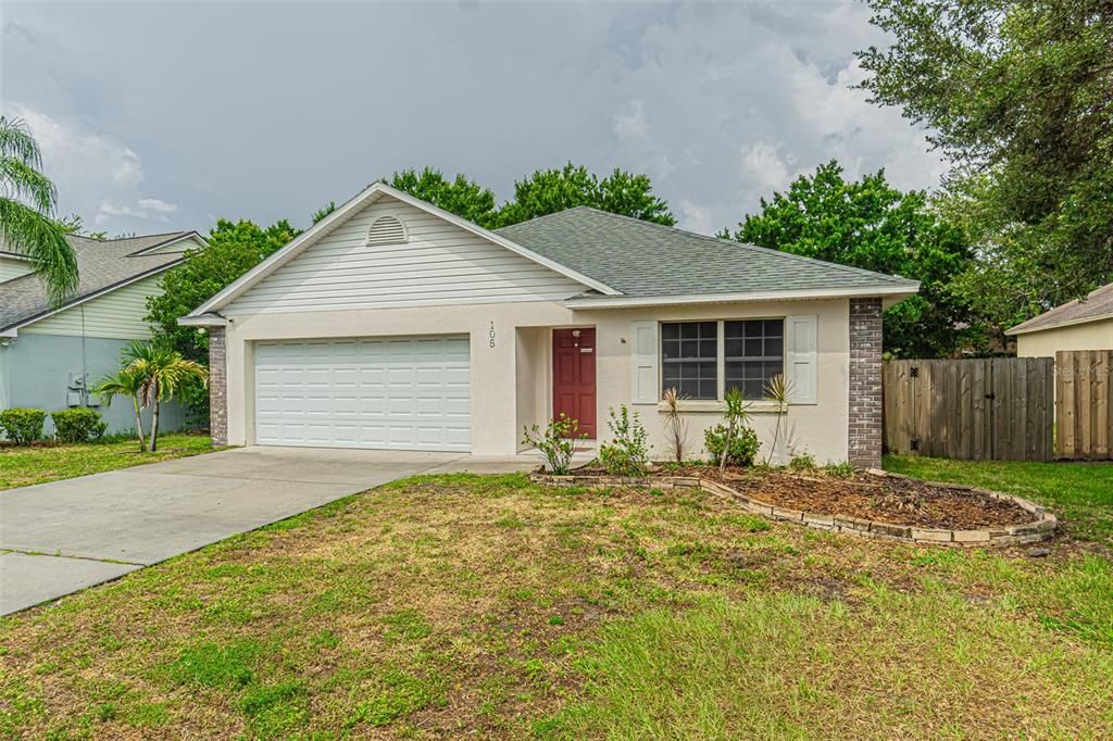 Active With Contract: $315,000 (3 beds, 2 baths, 1476 Square Feet)