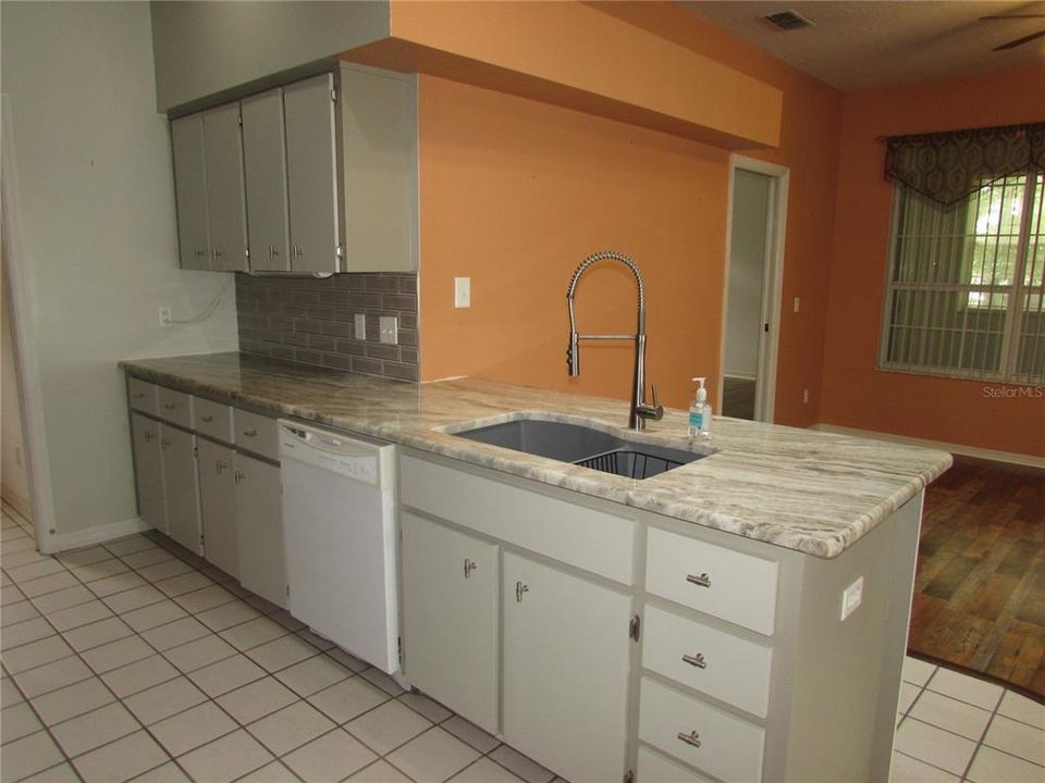 For Sale: $259,000 (2 beds, 2 baths, 1541 Square Feet)
