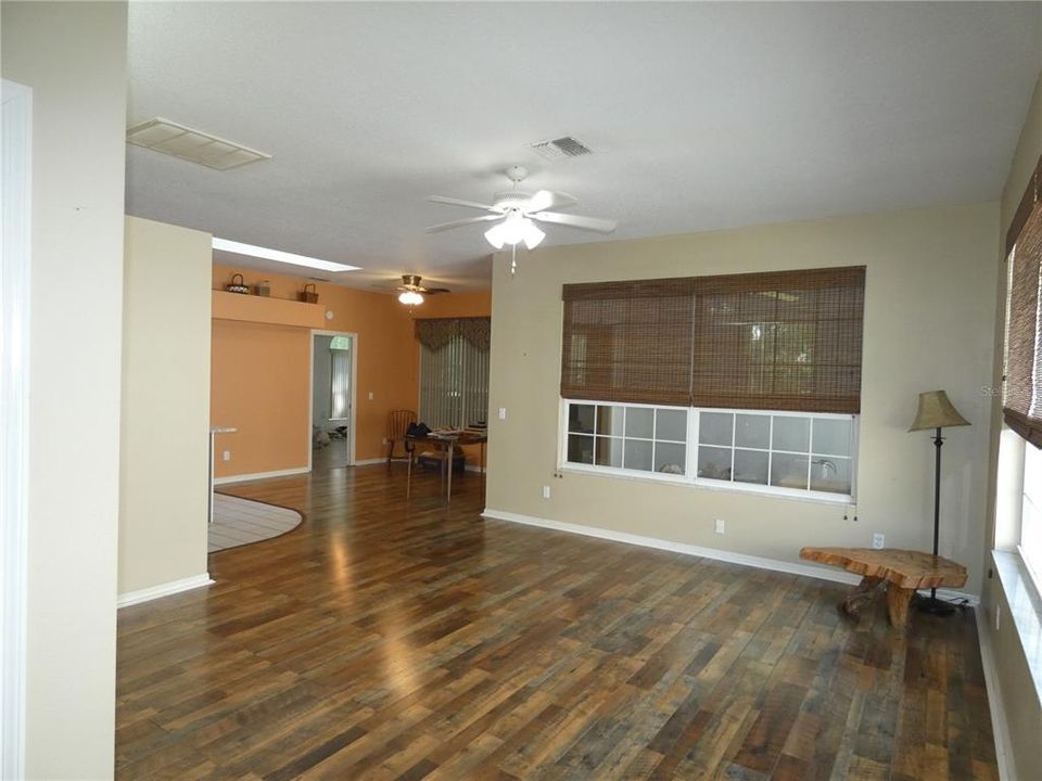 For Sale: $259,000 (2 beds, 2 baths, 1541 Square Feet)