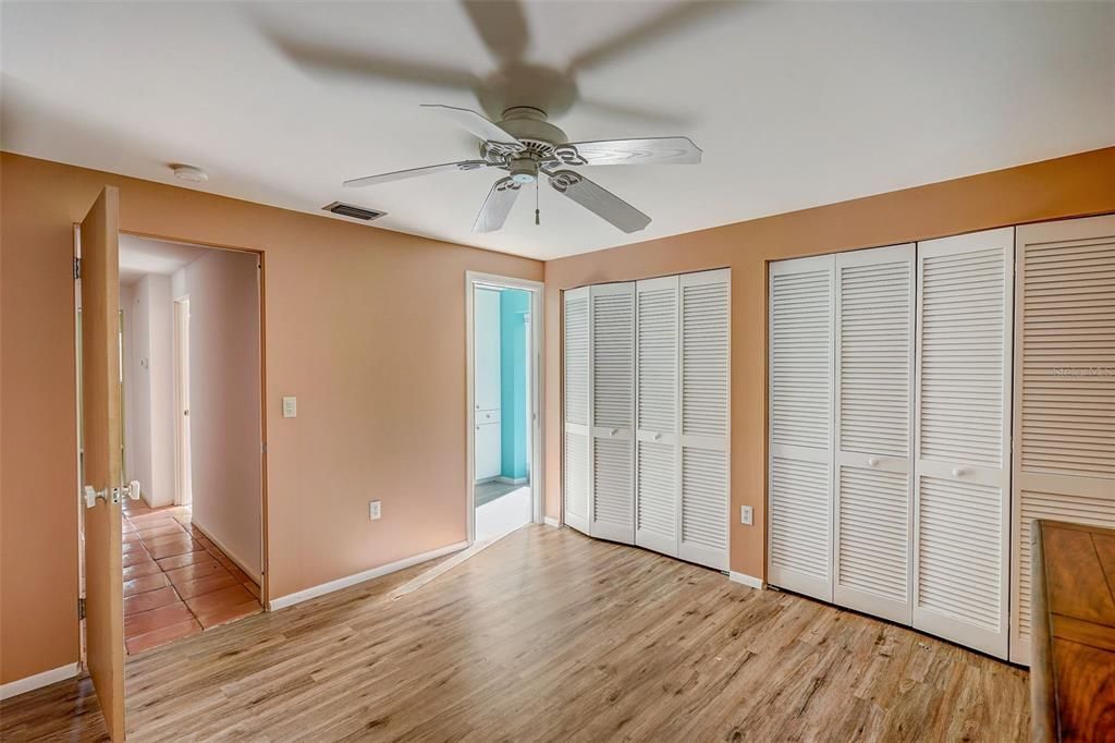 Active With Contract: $2,800 (3 beds, 3 baths, 2015 Square Feet)