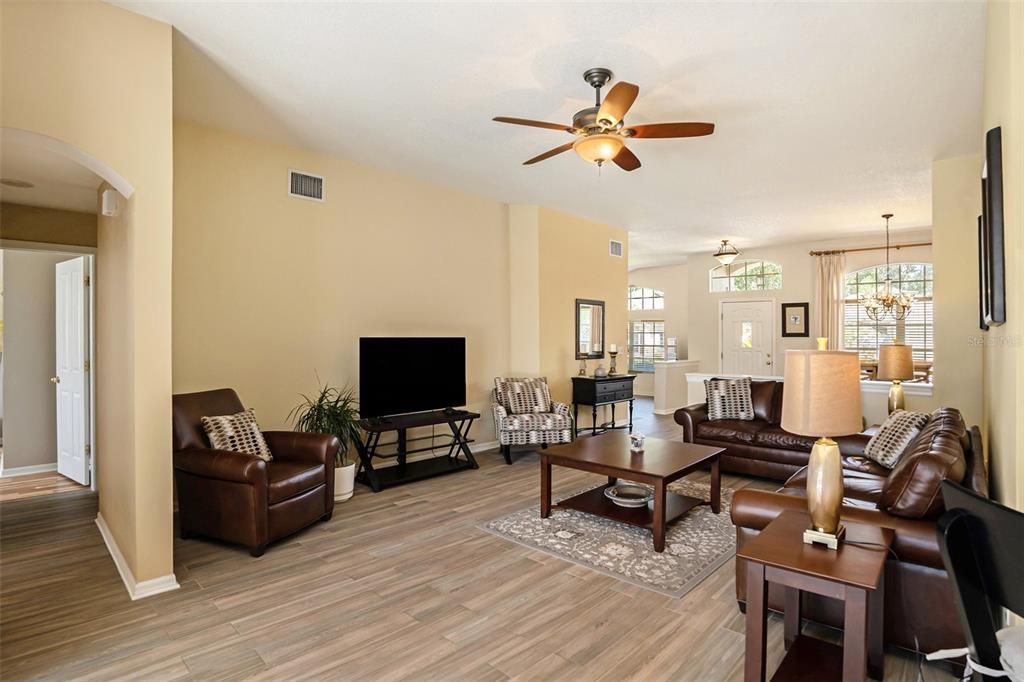 Active With Contract: $525,000 (4 beds, 2 baths, 2052 Square Feet)