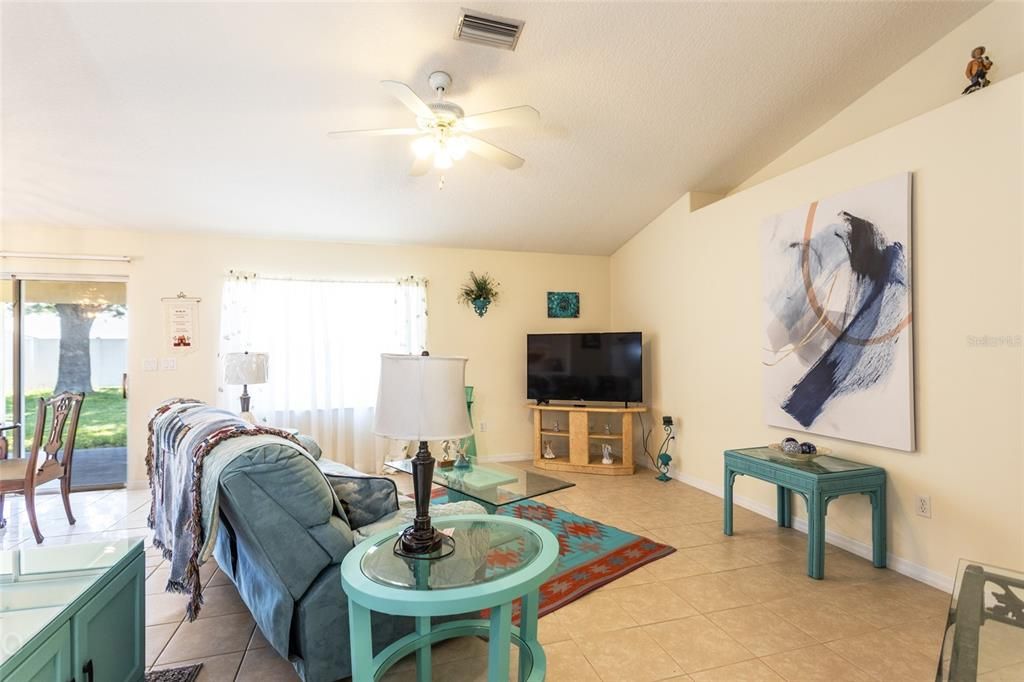 For Sale: $329,900 (3 beds, 2 baths, 1430 Square Feet)