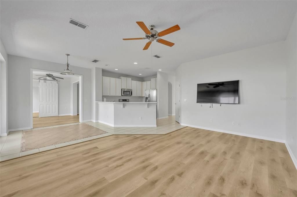 Active With Contract: $460,000 (3 beds, 3 baths, 2238 Square Feet)