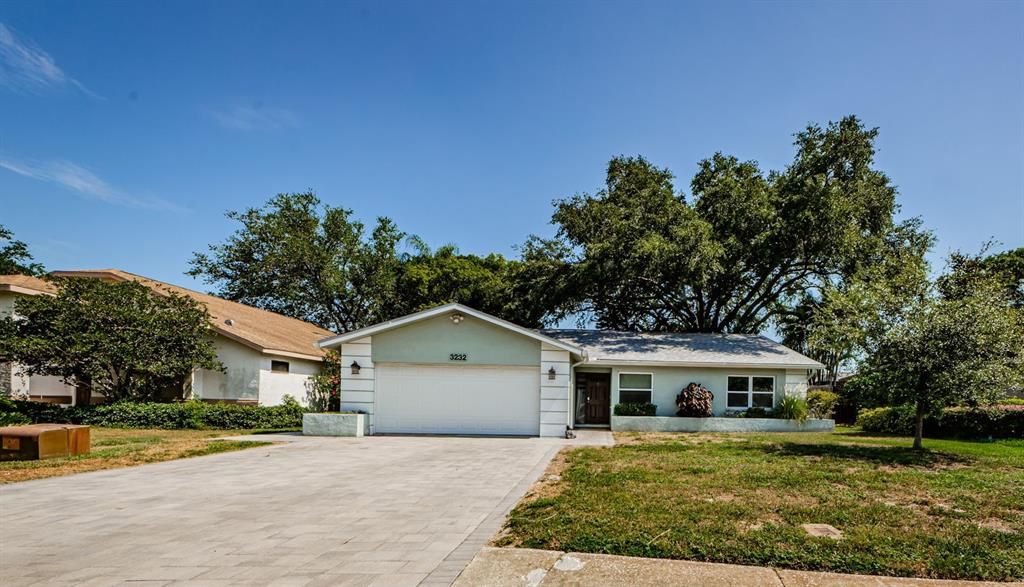 Active With Contract: $539,900 (3 beds, 2 baths, 2069 Square Feet)