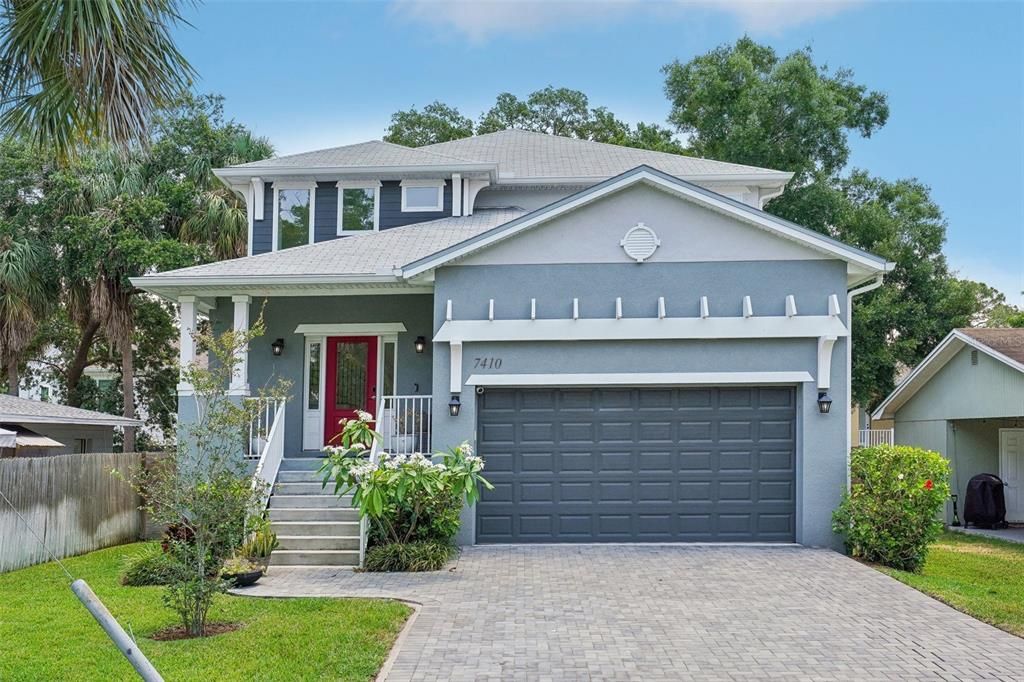 Recently Sold: $689,900 (3 beds, 2 baths, 2106 Square Feet)