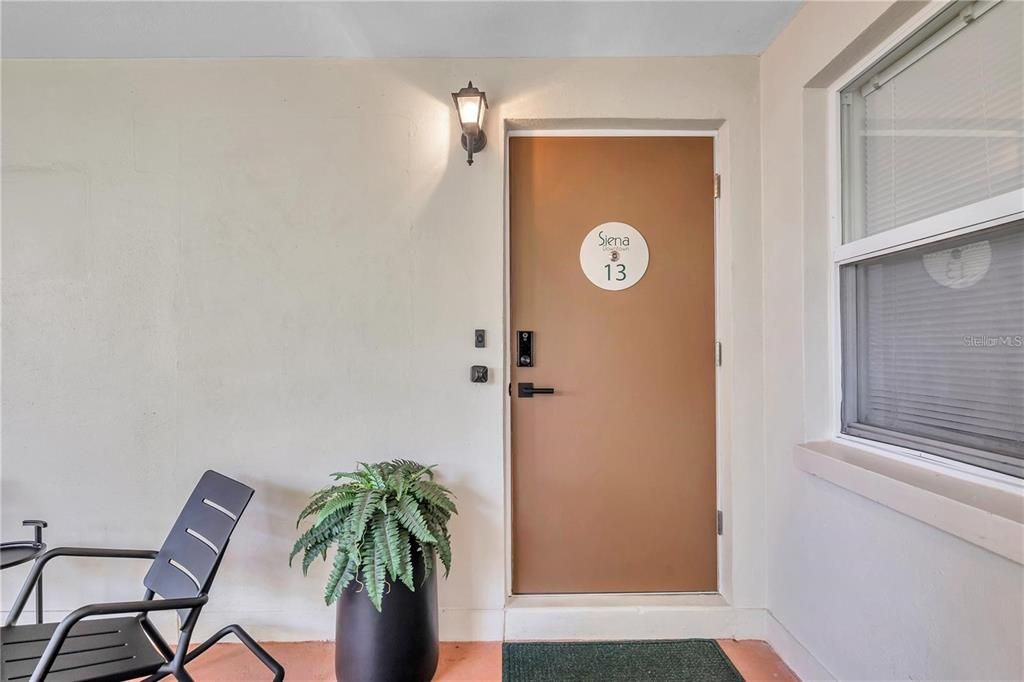 For Rent: $2,495 (1 beds, 1 baths, 609 Square Feet)