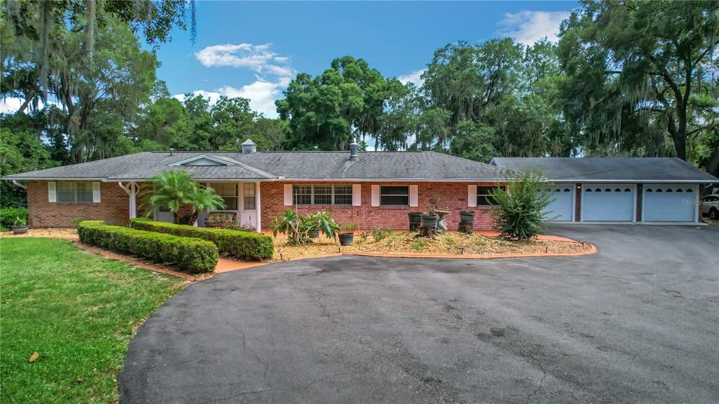 For Sale: $699,000 (3 beds, 2 baths, 2608 Square Feet)